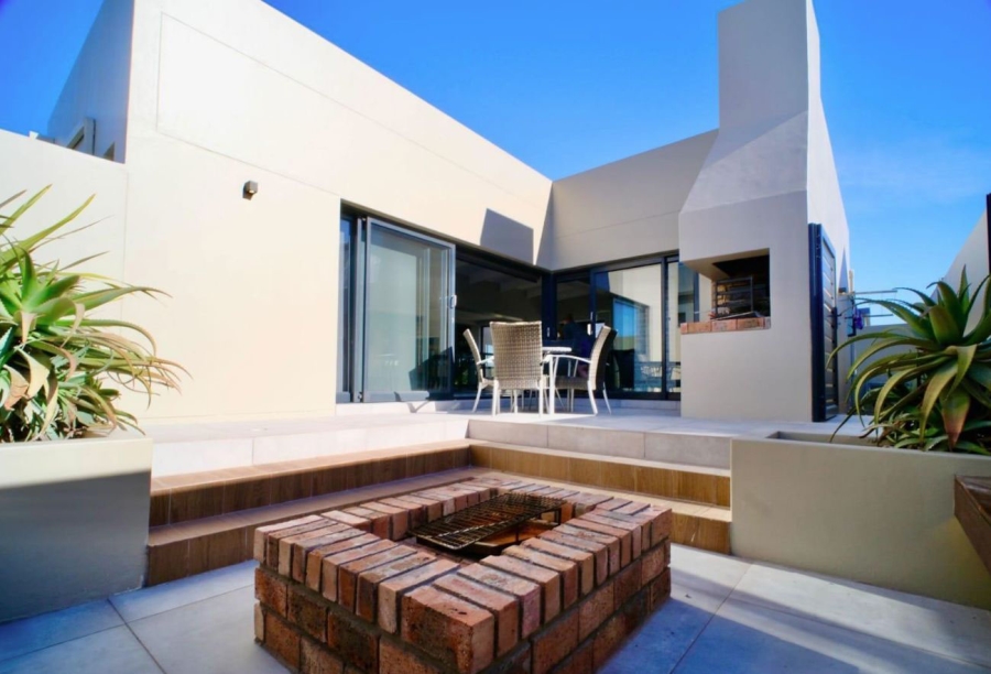 3 Bedroom Property for Sale in Calypso Beach Western Cape
